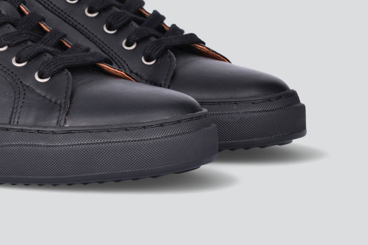 Low top 2025 leather shoes