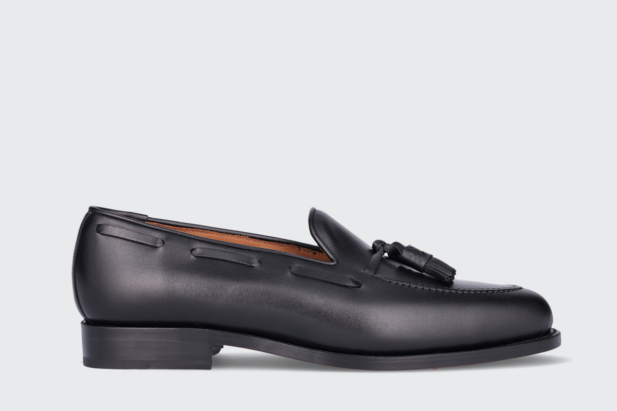 McKenna Tassel Loafer in Black | The Hartt Shoe Co. – The Hartt